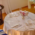 Palace Schoen Milesi - Esense Of Prestige - Private Pool - Old Money Style Luxury Rooms - Walking Distance To The Old Town, The Beach And All Amenities - Buralux Properties