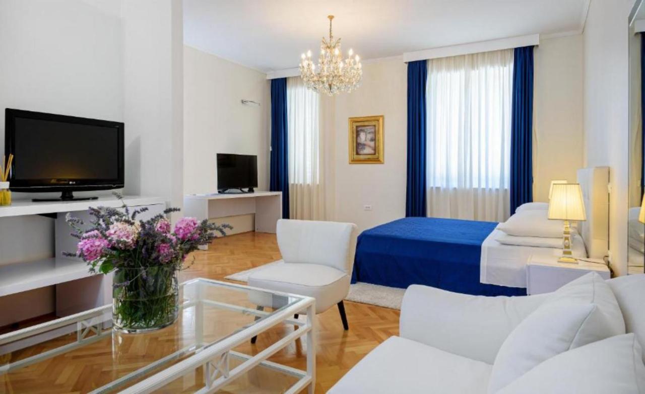 Palace Schoen Milesi - Esense Of Prestige - Private Pool - Old Money Style Luxury - Walking Distance To The Old Town, The And Amenities - Buralux Split