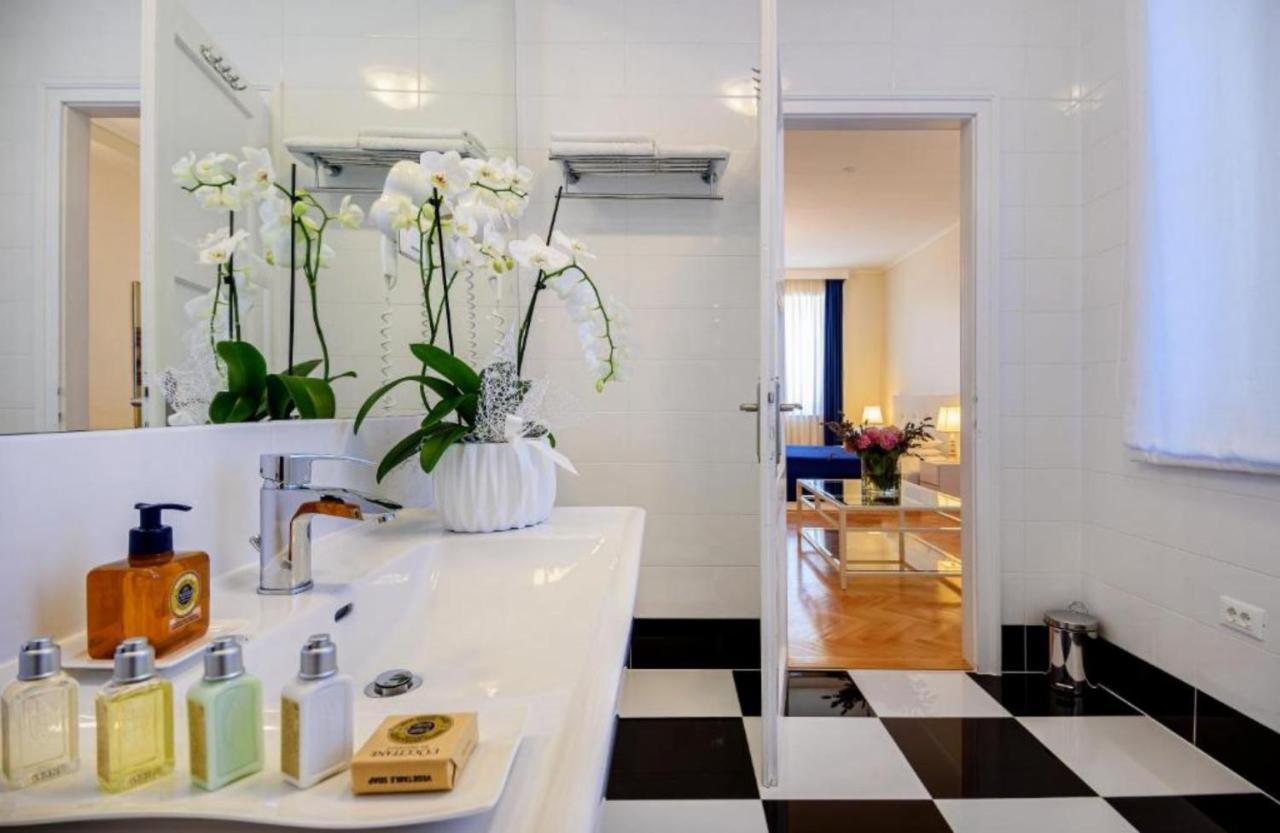 Gostinjska kuća Palace Schoen Milesi - Esense Of Prestige - Private Pool - Old Money Style Luxury - Walking Distance To The Old Town, The And Amenities - Buralux