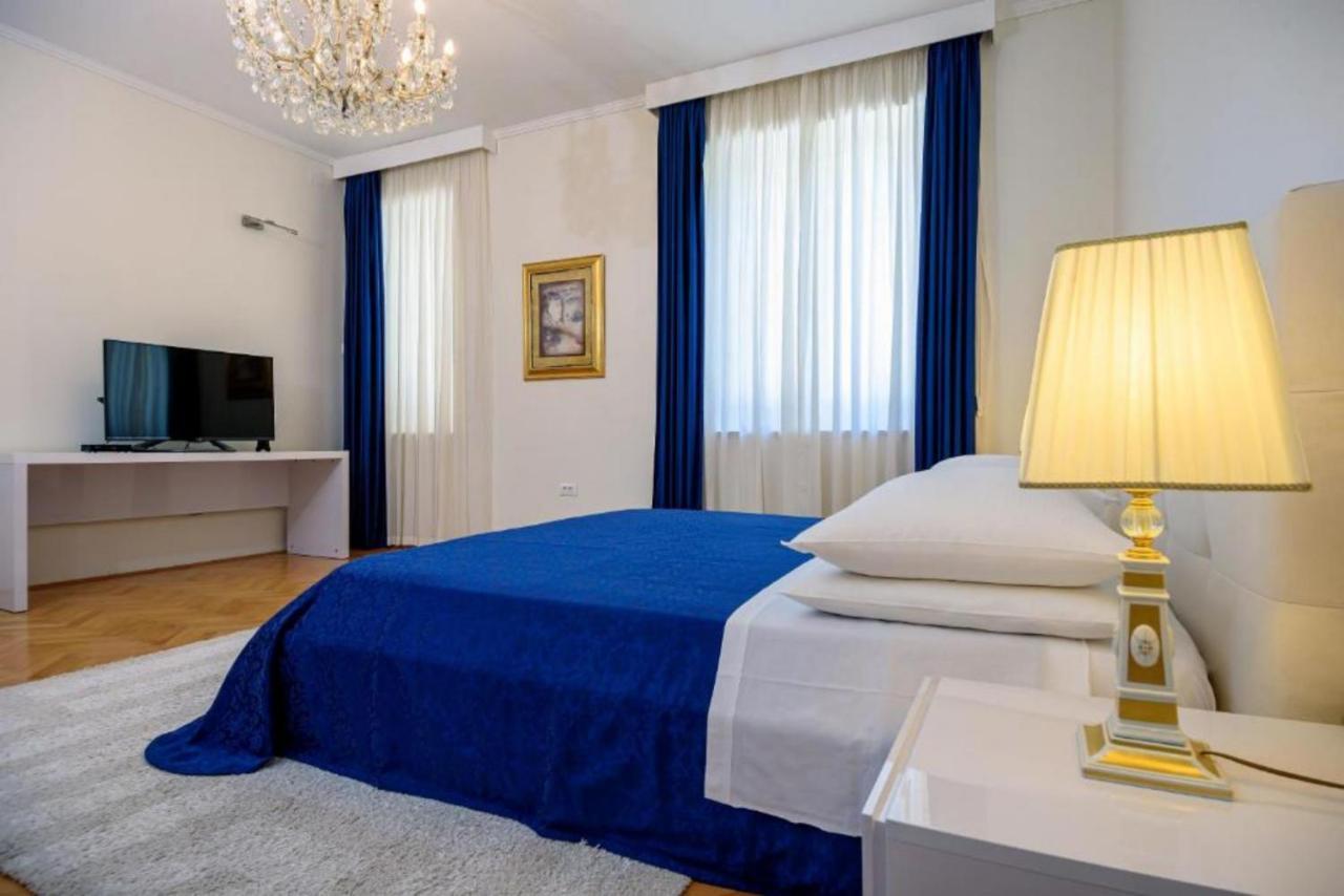 Palace Schoen Milesi - Esense Of Prestige - Private Pool - Old Money Style Luxury - Walking Distance To The Old Town, The And Amenities - Buralux Split