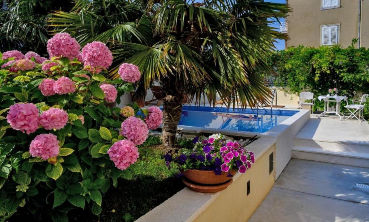 Palace Schoen Milesi - Esense Of Prestige - Private Pool - Old Money Style Luxury - Walking Distance To The Old Town, The And Amenities - Buralux Split